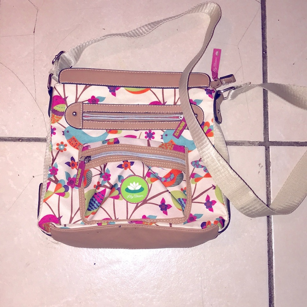 Like New Lily Bloom Purse With Flowers And Birds
